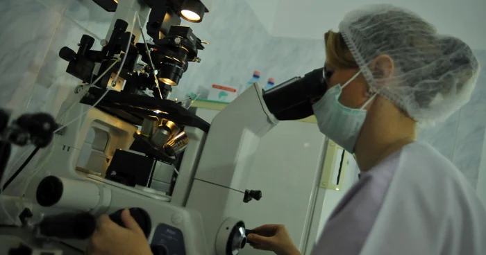 Testul HIV-SIDA se poate face la laboratorul Direcţiei Judeţene de Sănătate Publică