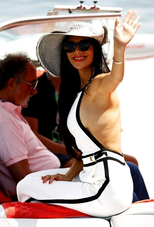 Ion Ţiriac, pe yacht cu frumoasa artistă