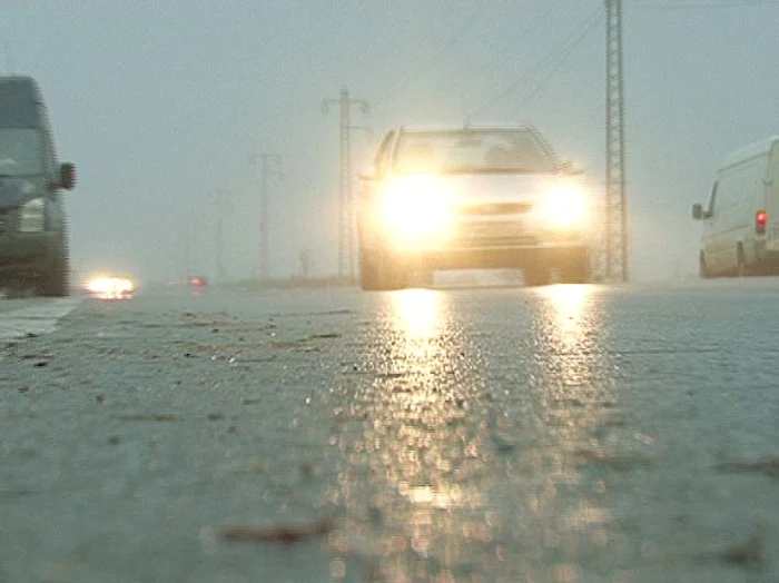 
    Şoferii sunt sfătuiţi să circule cu viteză redusăFoto: arhivă personală  