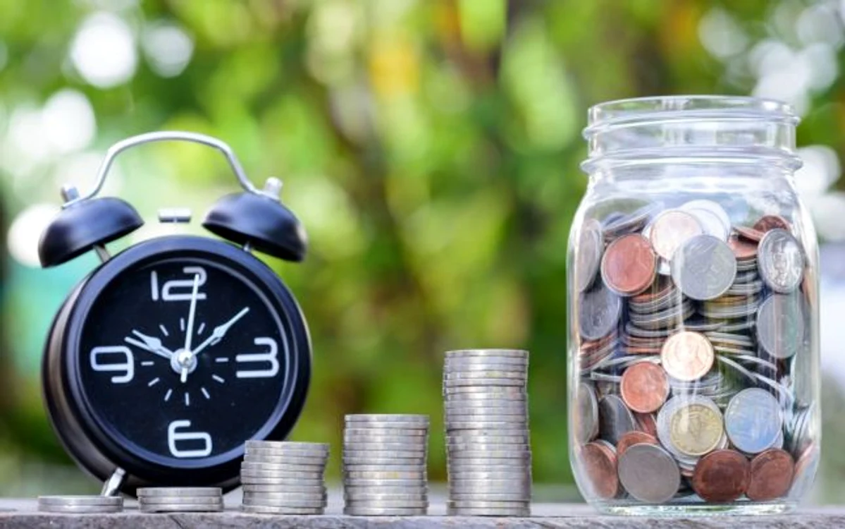 
    Un român a strâns în cont la pensia privată obligatorie mai mult de 6.000 de lei  