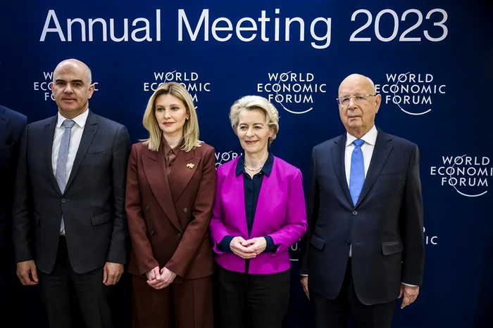 Președinta CE alături de prima doamnă a Ucrainei Olena Zelenska la Davos FOTO EPA-EFE