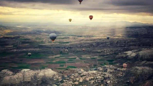 62 de minute în balon peste Cappadocia: zborul, drumul şi inefabilul jpeg