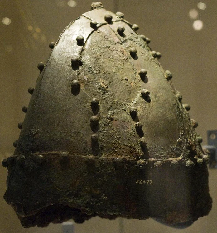 Un coif sasanid la British Museum (© Nickmard Khoey, CC BY-SA 2.0)