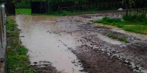 ploaie torentiala la tamna-mehedinti FOTO Corina Macavei 