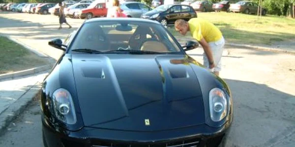 Automobilul Ferrari al lui Adrian Cocoană, înainte de accidentul din august 2008