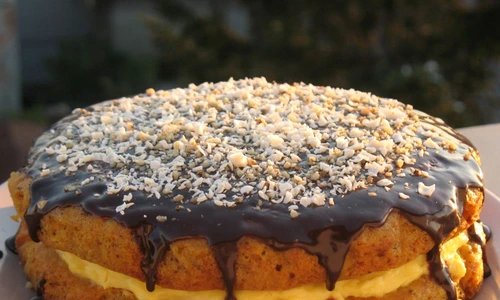 tort cu morcovi crema de vanilie si ciocolata jpeg