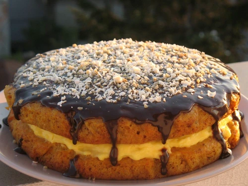 tort cu morcovi crema de vanilie si ciocolata jpeg