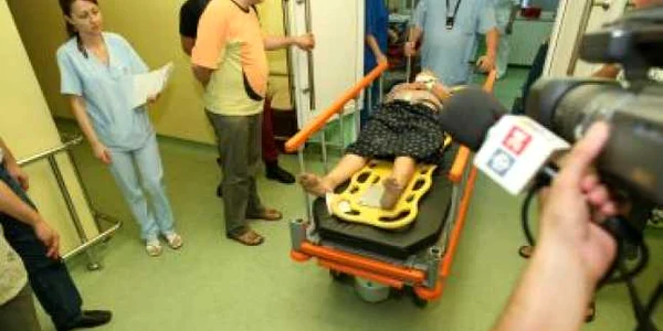 Craiova: A vrut să îşi omoare nora pentru o sticlă de băutură