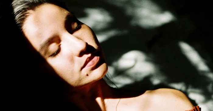 Ce se întâmplă cu corpul tău când ai inima frântă.