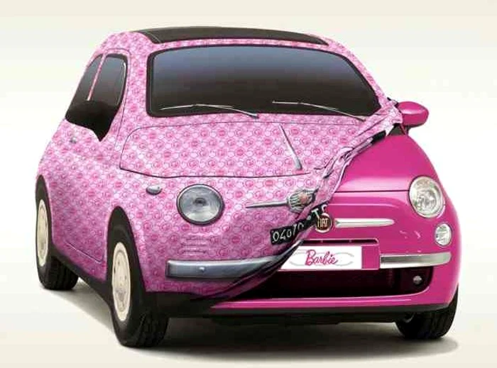 
    Modelul Fiat 500 Pink poate fi cadoul perfect pentru doamnele pretenţioase.  