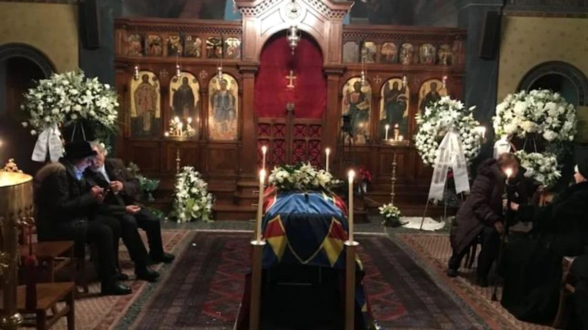 La căpătâiul regelui: „După slujbă, fiicele sale au plecat, la fel şi prietenii de o viaţă Am rămas noi, jurnaliştii, câteva măicuţe şi câţiva români“ jpeg