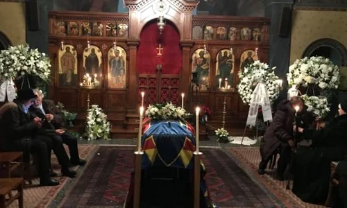 La căpătâiul regelui: „După slujbă, fiicele sale au plecat, la fel şi prietenii de o viaţă  Am rămas noi, jurnaliştii, câteva măicuţe şi câţiva români“  jpeg