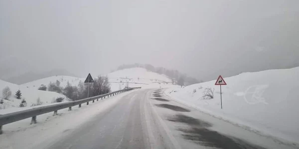 Drum cu zăpadă Novaci - Rânca FOTO Facebook 