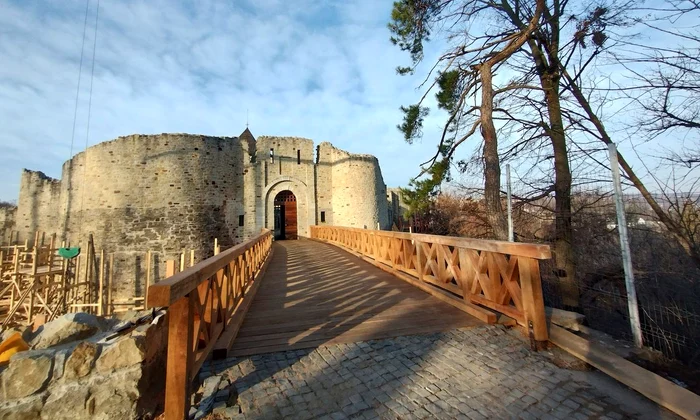 Lucrări de consolidare la Cetatea de Scaun a Sucevei (foto: Muzeul Național al Bucovinei)