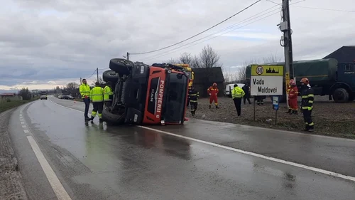 mașină de pompieri răsturnată 1 png