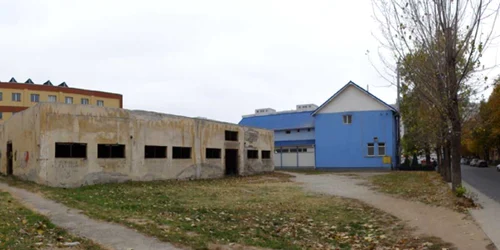 Primăria poate prelua reabilitarea unor clădiri cu faţade deteriorate, urmând să îşi recupereze banii în timp