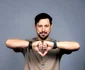 Daniel Pavel dă startul la Survivor România din 3 febriarie, la Pro tv foto: Pro Tv