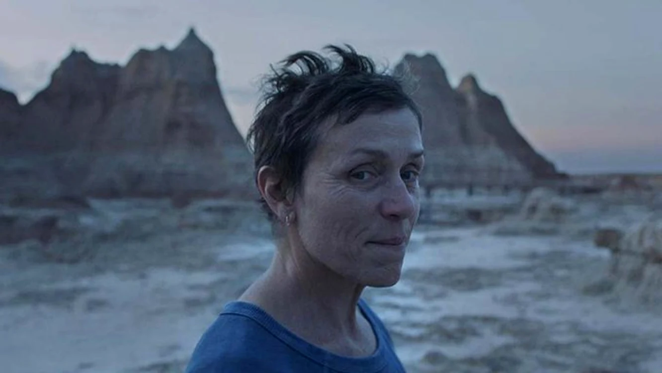 Frances McDormand în filmul "Nomadland"