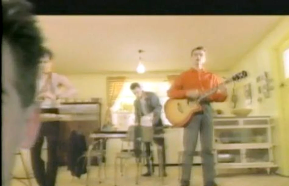 
    Crowded House  
