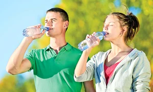 femeie barbat hidratare111212121212 0 jpeg