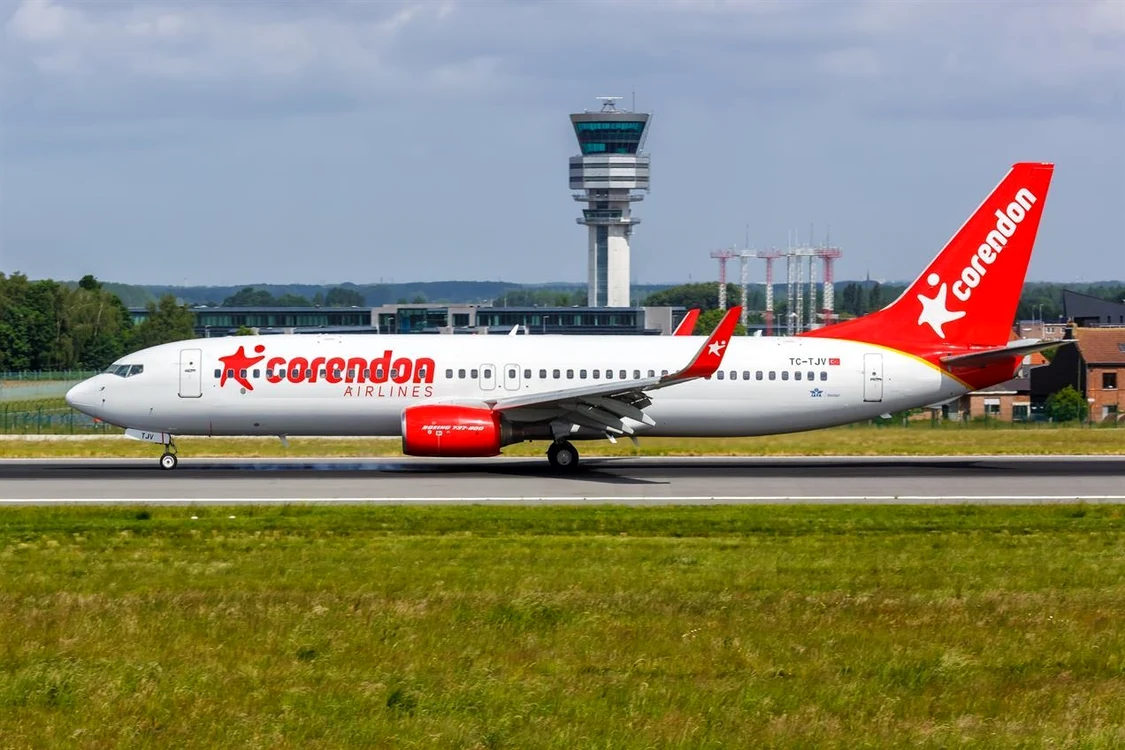 Un avion al companiei Corendor a transmis codul de deturnare.