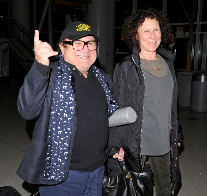 Danny DeVito a înşelat-o toată viaţa lui pe Rhea Perlman