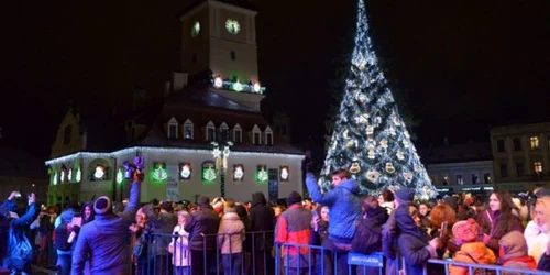 Petrecerea va fi în Piaţa Sfatului