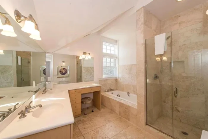 4 rihanna isi inchiriaza casa 5 jpg jpeg