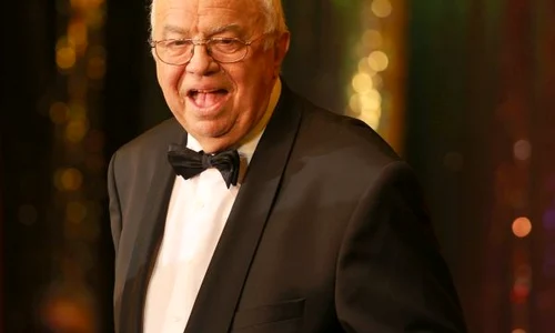 Alexandru Arsinel a scris o carte în amintirea cumpenei prin care a trecut în vara lui 2013, când a fost operat la Cluj jpeg
