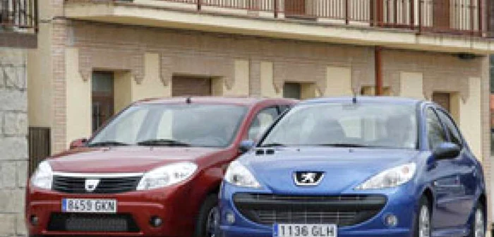 Duel între Dacia Sandero și Peugeot 206