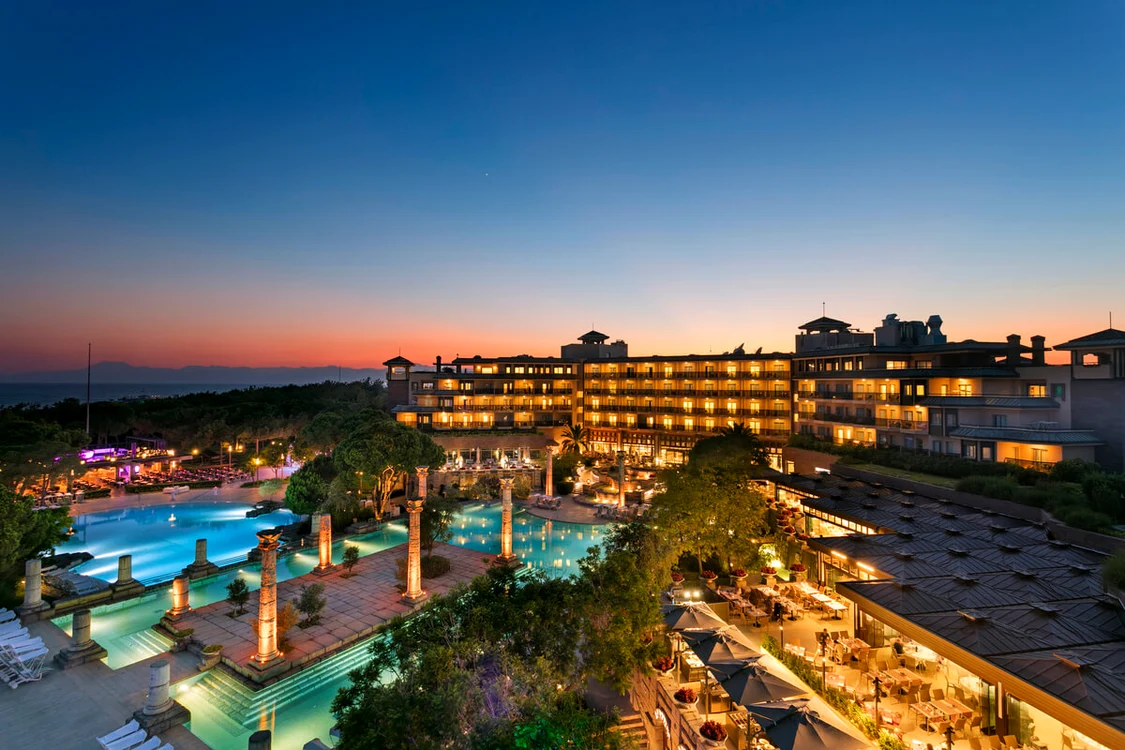 Tot mai mulți români optează pentru un sejur All-Inclusive Foto: Shutterstock