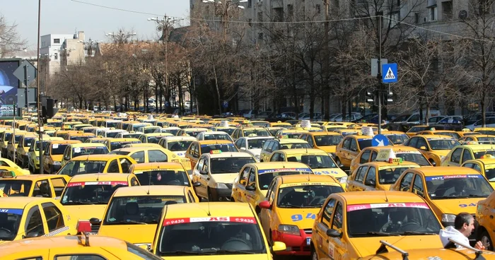 Taximetriştii au protestat de nenumărate ori, în ultimii doi ani, faţă de Legea Taximetriei. FOTO Adevărul