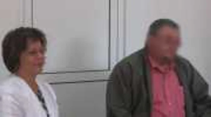 Managerul Carmen Dorobăţ şi bolnavul de SIDA au enumerat riscurile întreruperii tratamentului