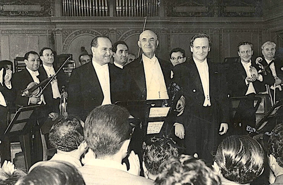 Yehudi Menuhin, George Georgescu şi David Oistrakh încercând să fisureze Cortina de Fier cu Dublul concert de Bach la prima ediţie a Festivalului Enescu (1958)