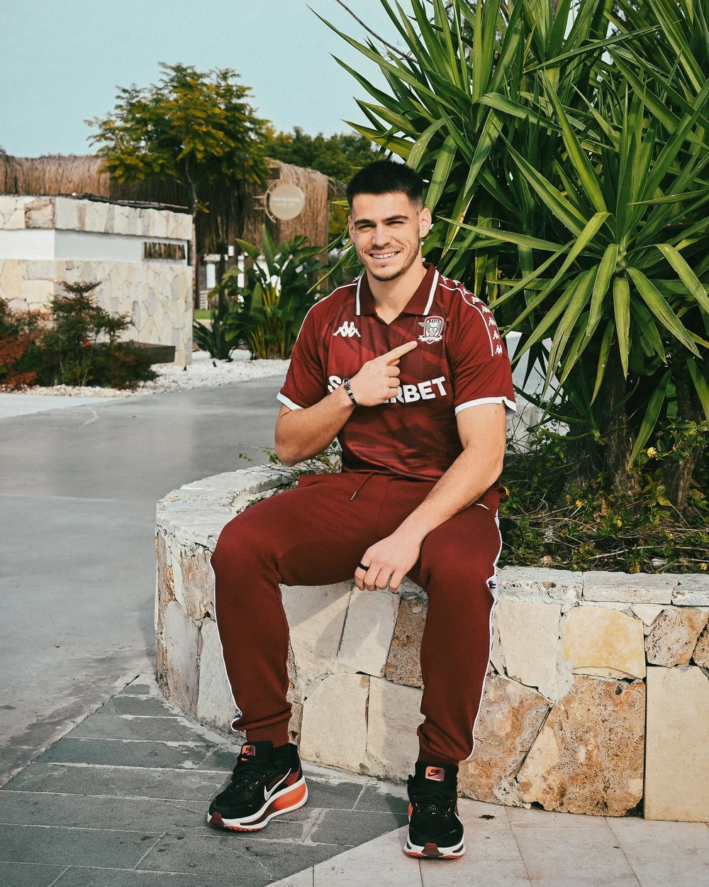 Rapid și-a luat atacant cu care atacă titlul. Un alt vârf de atac își face bagajele