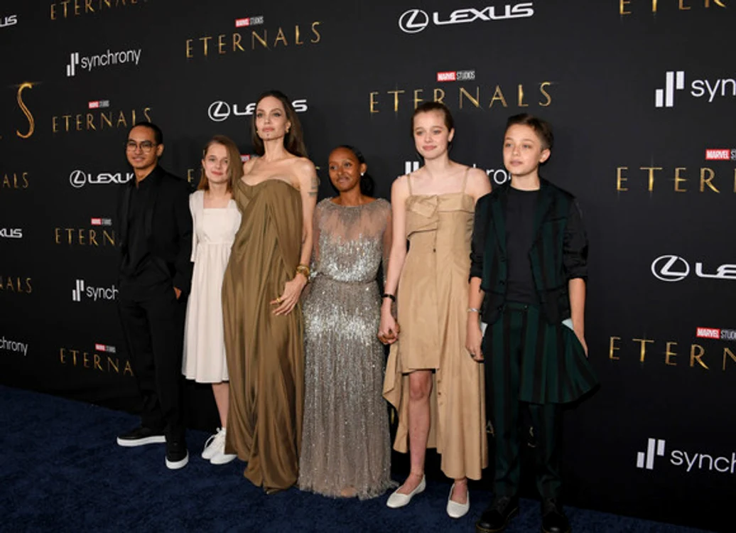 
    Angelina Jolie a făcut senzație pe covorul roșuFoto: Getty Images  