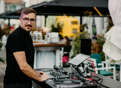 DJ Sebuh pe numele său adevărat Sebastian Cojocaru. Foto: arhiva personală