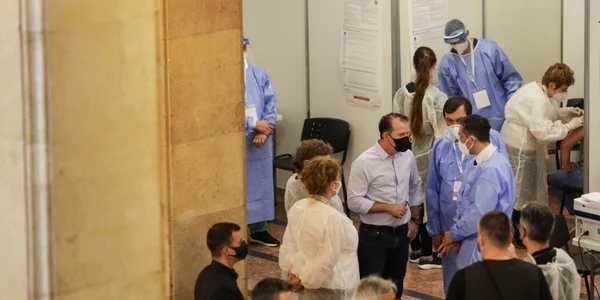 Maraton vaccinare Bucureşti - Biblioteca Naţională - Sala Palatului - 7 mai 2021 / FOTO Inquam Photos / Octav Ganea