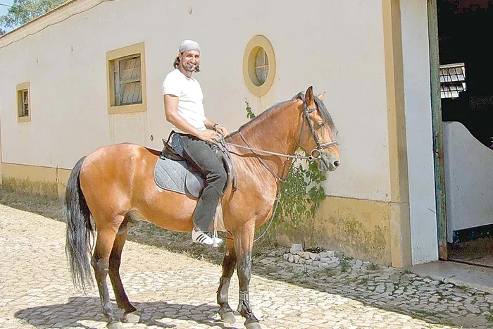 Cristina şi Denis sunt foarte îndrăgostiţi unul de celălalt