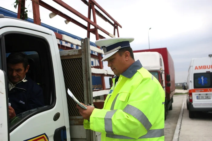 Transportatorii care nu respectă legislaţia în vigoare riscă sancţiuni contravenţionale de până la 30 000 lei. Foto Adevărul. Arhivă.