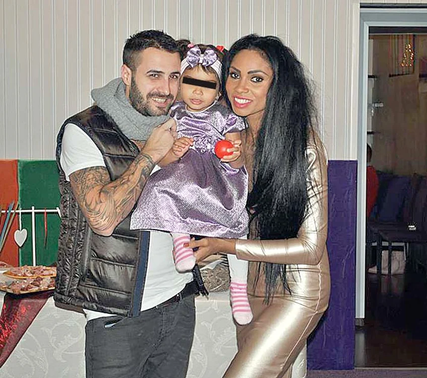 2013. Pe vremuri, Mihai,  Laurette şi fetiţa  lor formau o  familie fericită