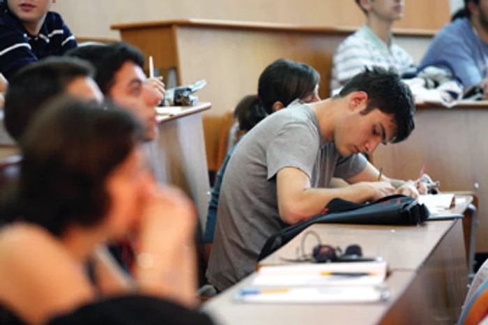 Timişoara: Studenţia costă lunar cel puţin un salariu mediu
