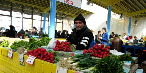 Marfă străină pe tarabe