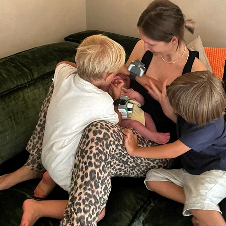 
    Adela, Adrian, Alexandru și Andreifoto: Instagram  