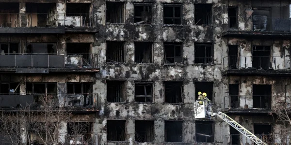 Incendiu bloc Valencia Foto EPA EFE jpeg