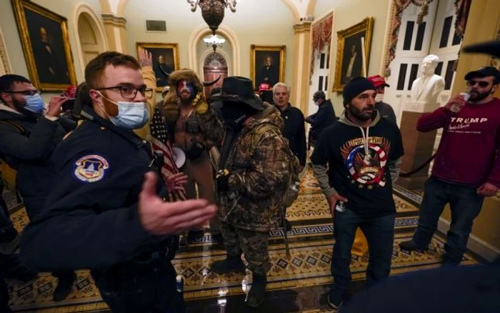 Suporterii lui Donald Trump au luat cu asalt Capitoliul 6 ianuarie 2020 FOTO Mediafax / AP