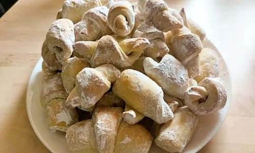 cornulete cu unt jpg