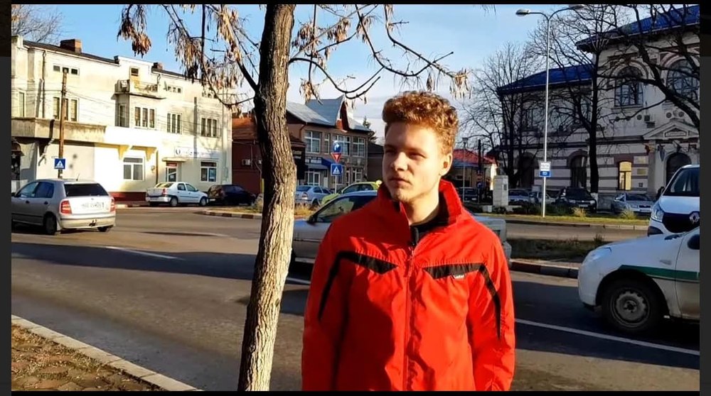 Instanța anulează pedeapsa unui elev care a ironizat o profesoară și a primit nota 2 la purtare. Ce spun experții în domeniu