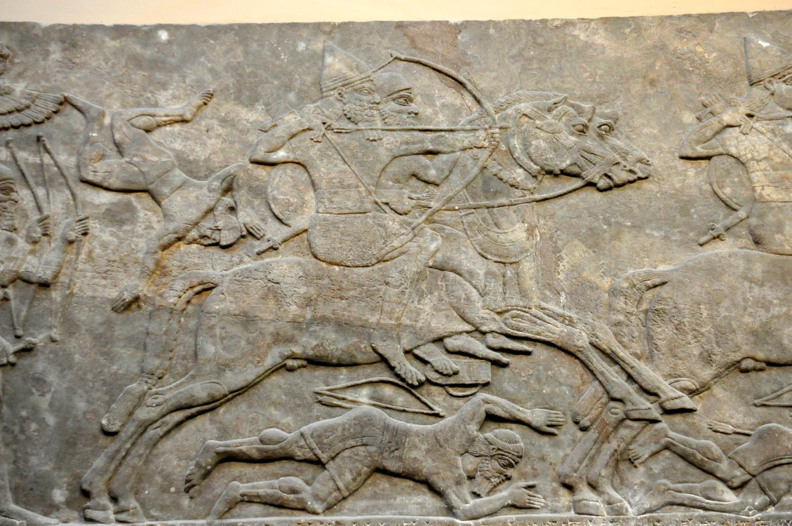 Cavaleria asiriană în atac FOTO wikipedia
