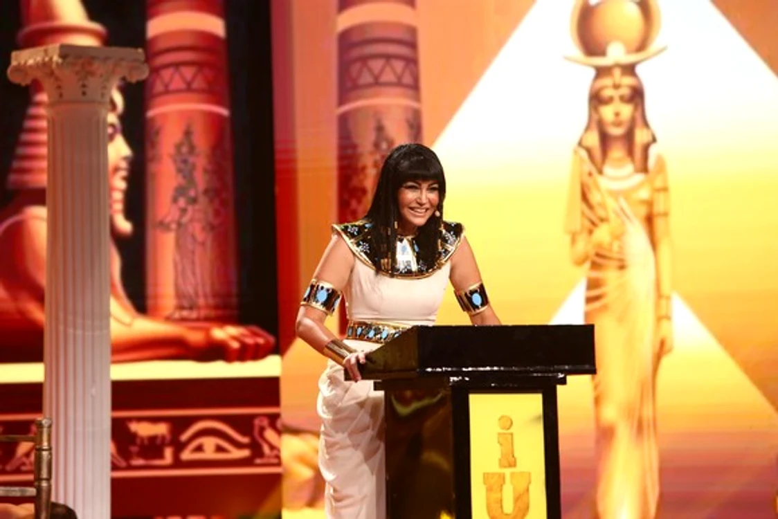 
    Daniela Nane a fost Cleopatra la iUmorfoto: captură Youtube  